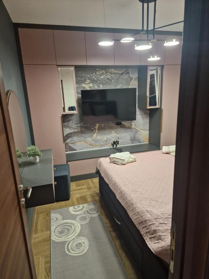 Gold Lux Apartment Cacak Luaran gambar