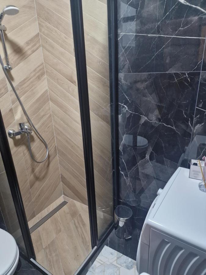 Gold Lux Apartment Cacak Luaran gambar